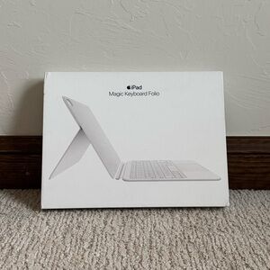 Apple iPad 11 A16 Magic Keyboard Folio White